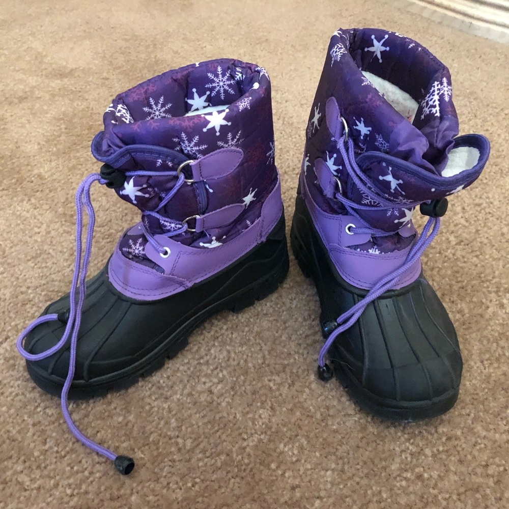 Girls size 4 snow boots